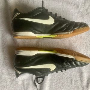 Men’s Nike size 11.5 indoor soccer shoes